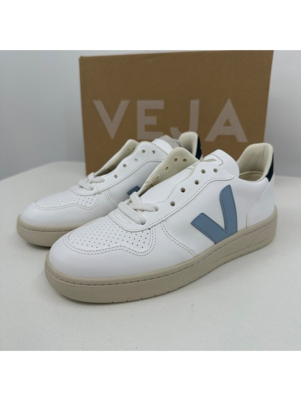 Veja V-10 CWL Sneakers sz 5 Women's 36 EU White/Steel/Nauti Vegan Leather BRAZIL